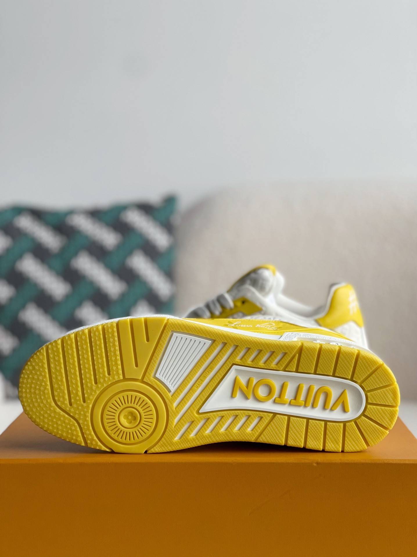 L*V TRAINER 1A98UX Sneakers Fall/Winter