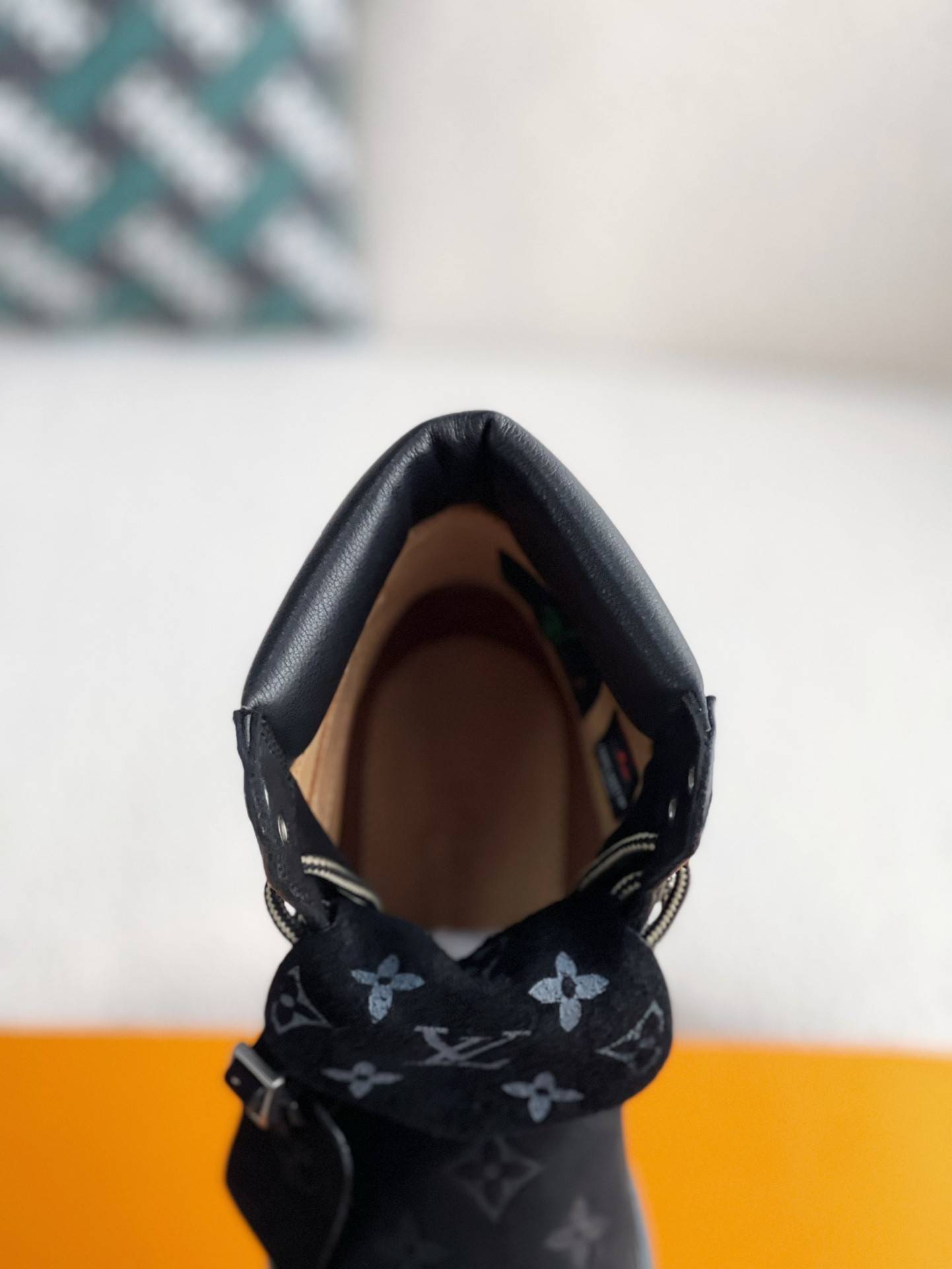 L*V &amp; timberland Black boots/Martin boots/boots