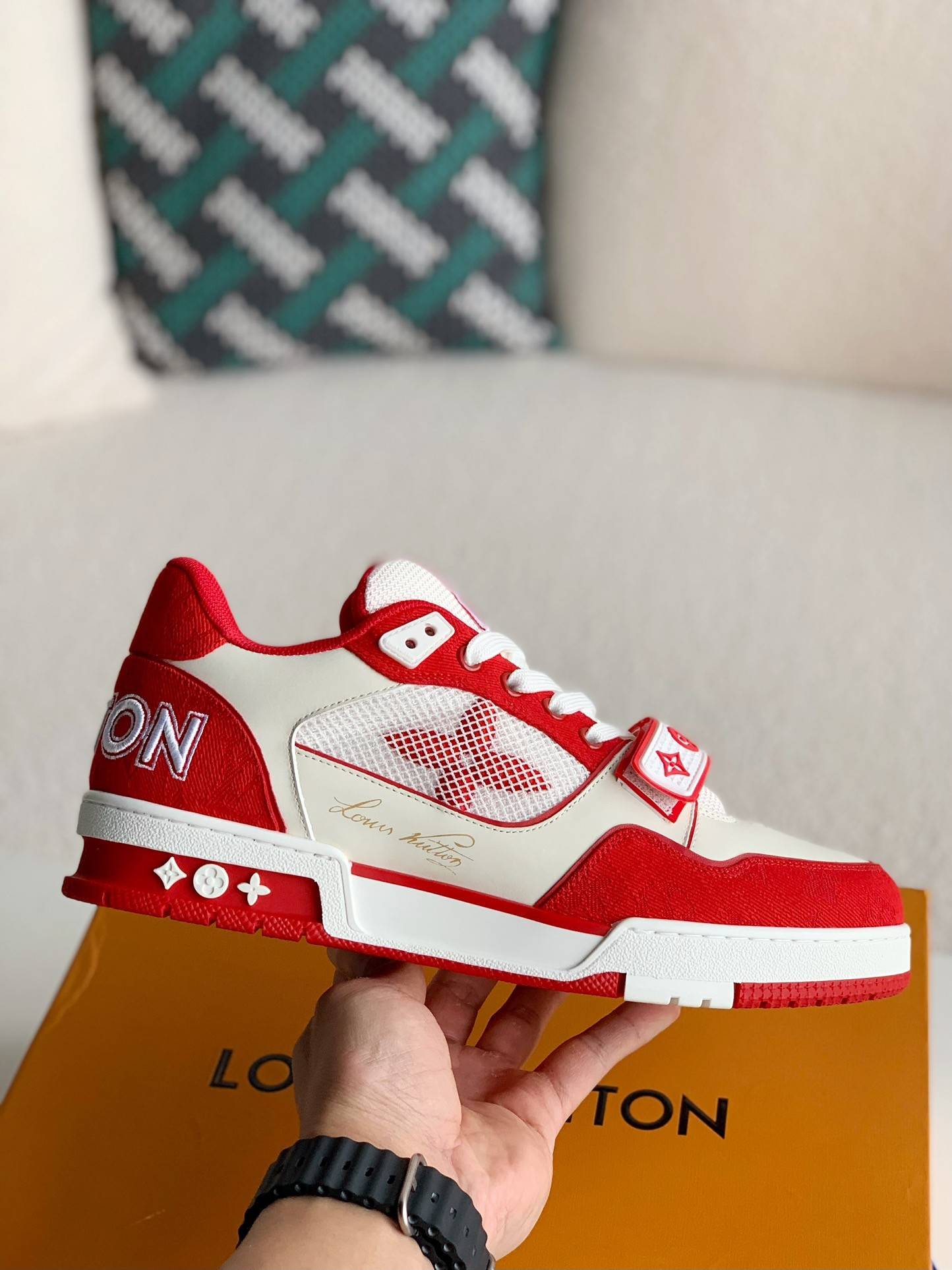 L*V TRAINER Sneakers