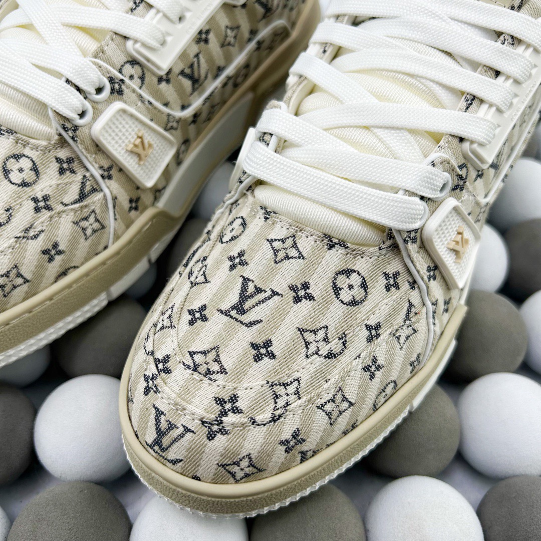 L**is Vui**on Trainer Beige Stripe Monogram