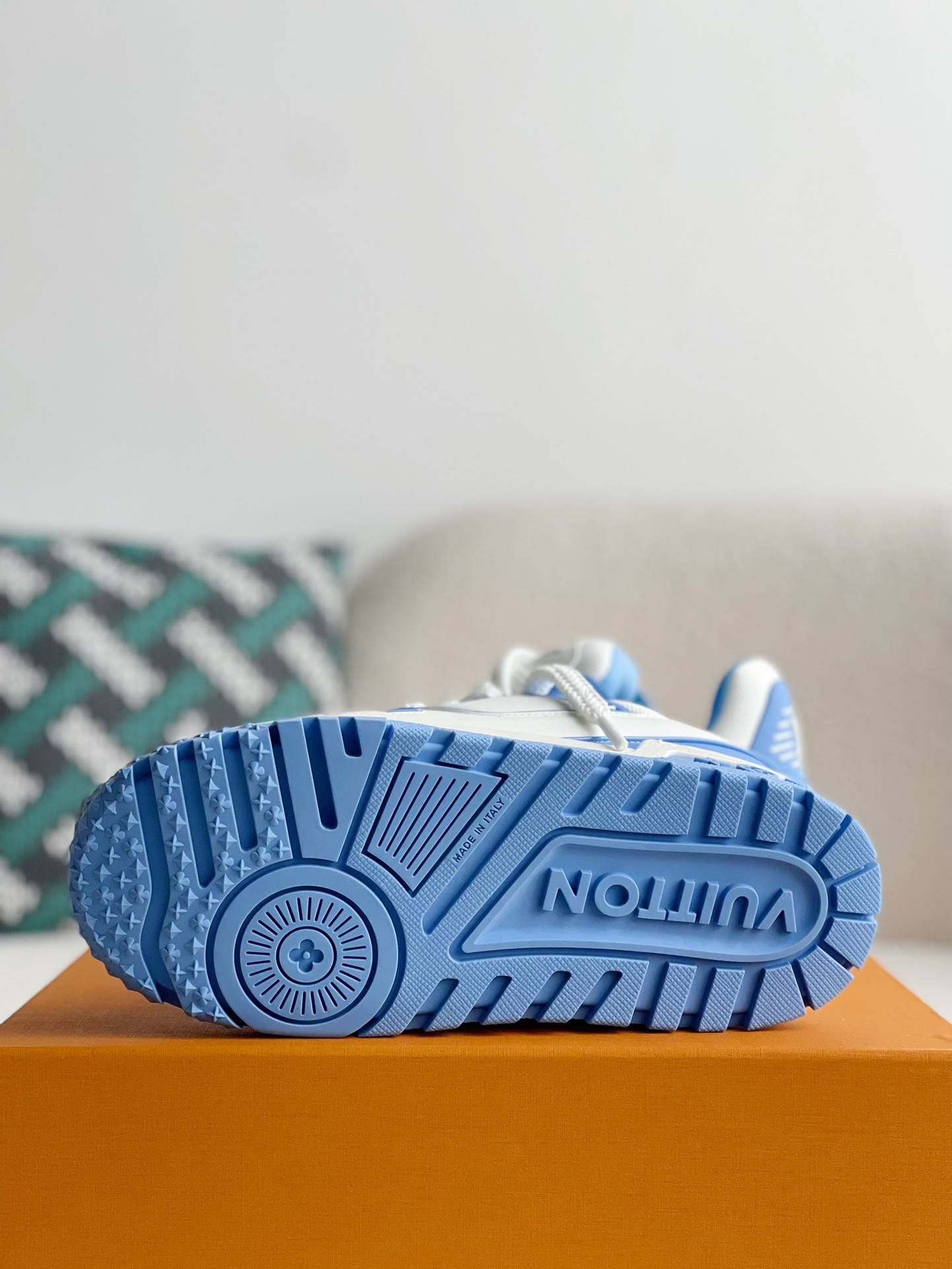 L*V TRAINER MAXI SNEAKERS