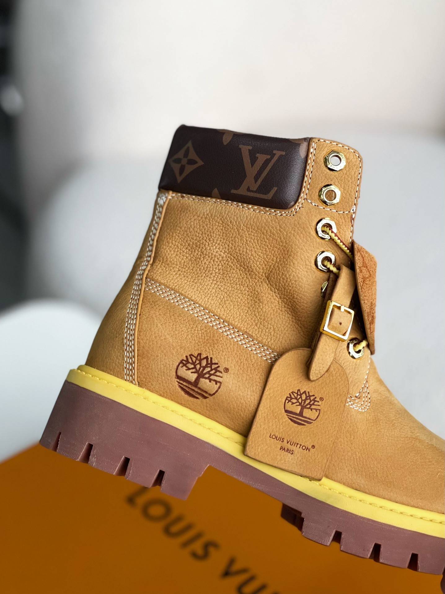 L*V & timberland Martin boots