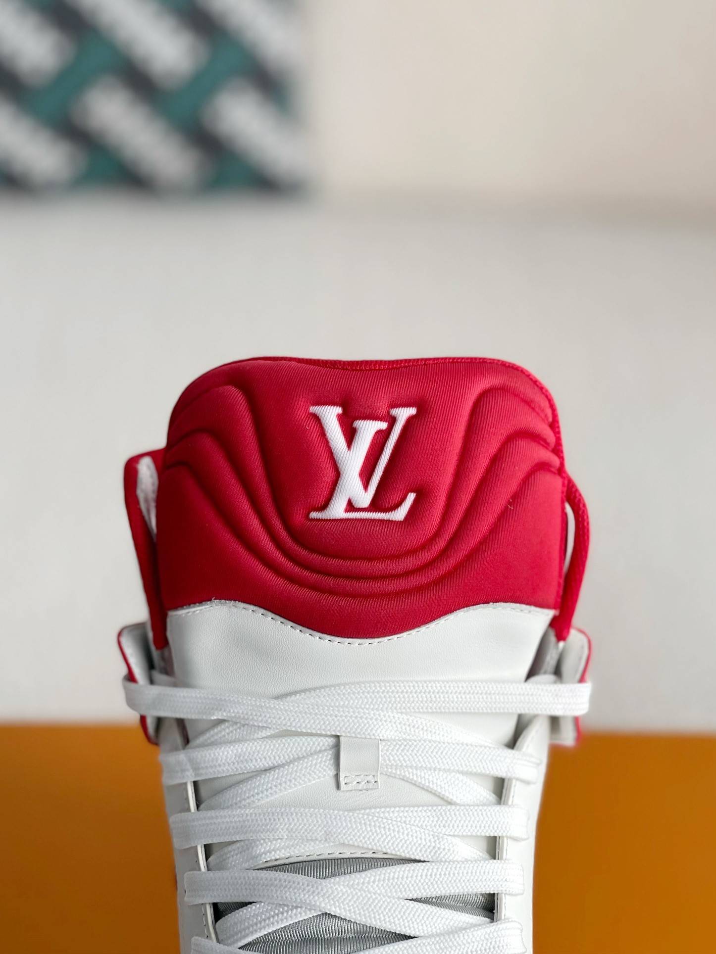 L*V TRAINER SNEAKERS