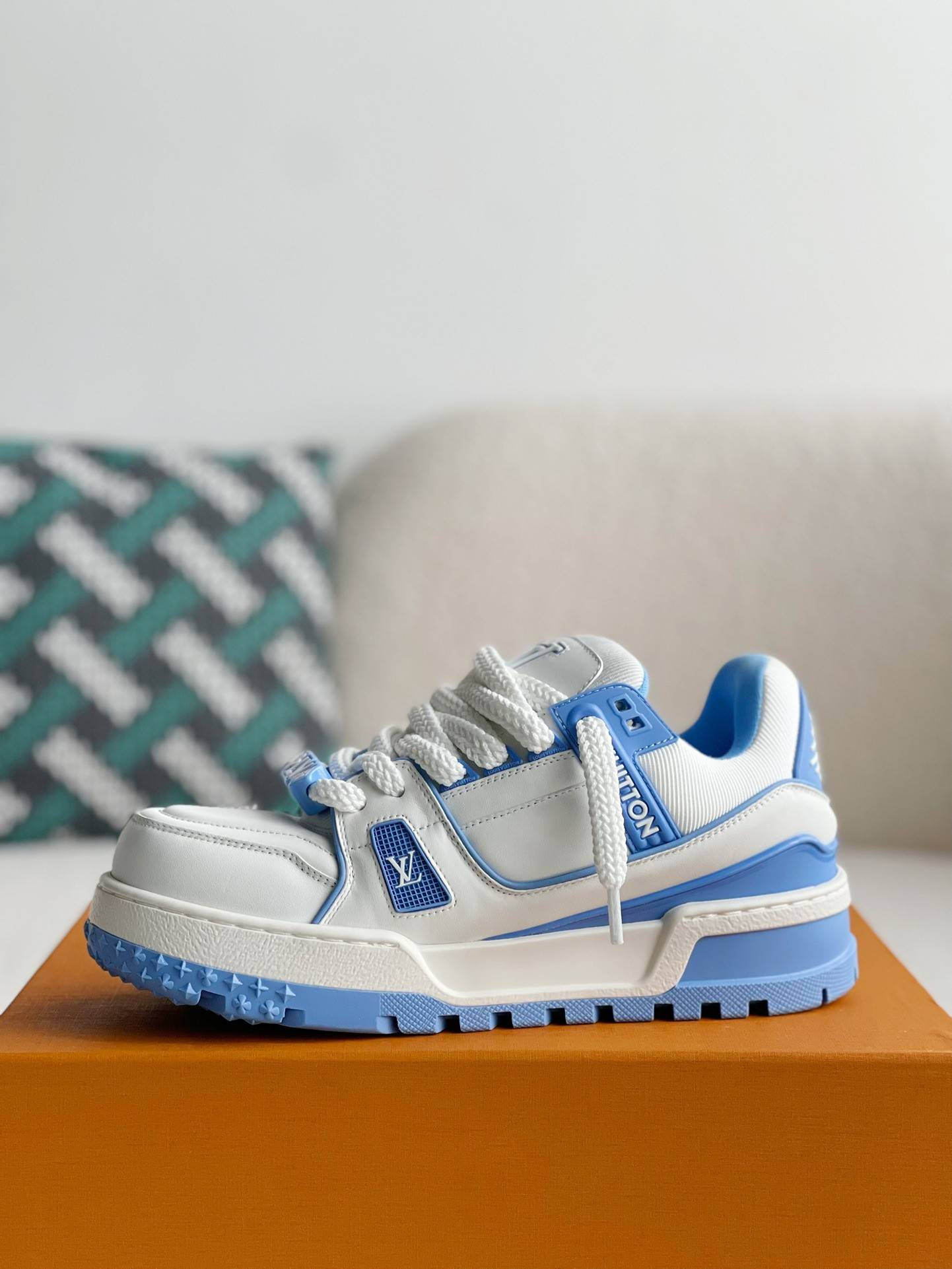 L*V TRAINER MAXI SNEAKERS