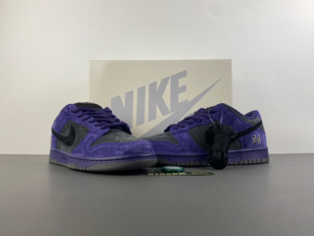 Supr**me x Nike SB Dunk Low HQ8487-500